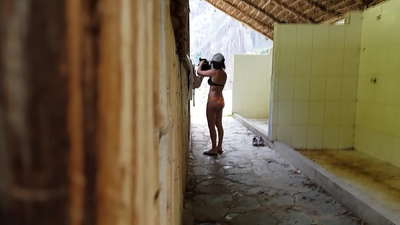 Telecamera spia su un collega universitario spagnolo